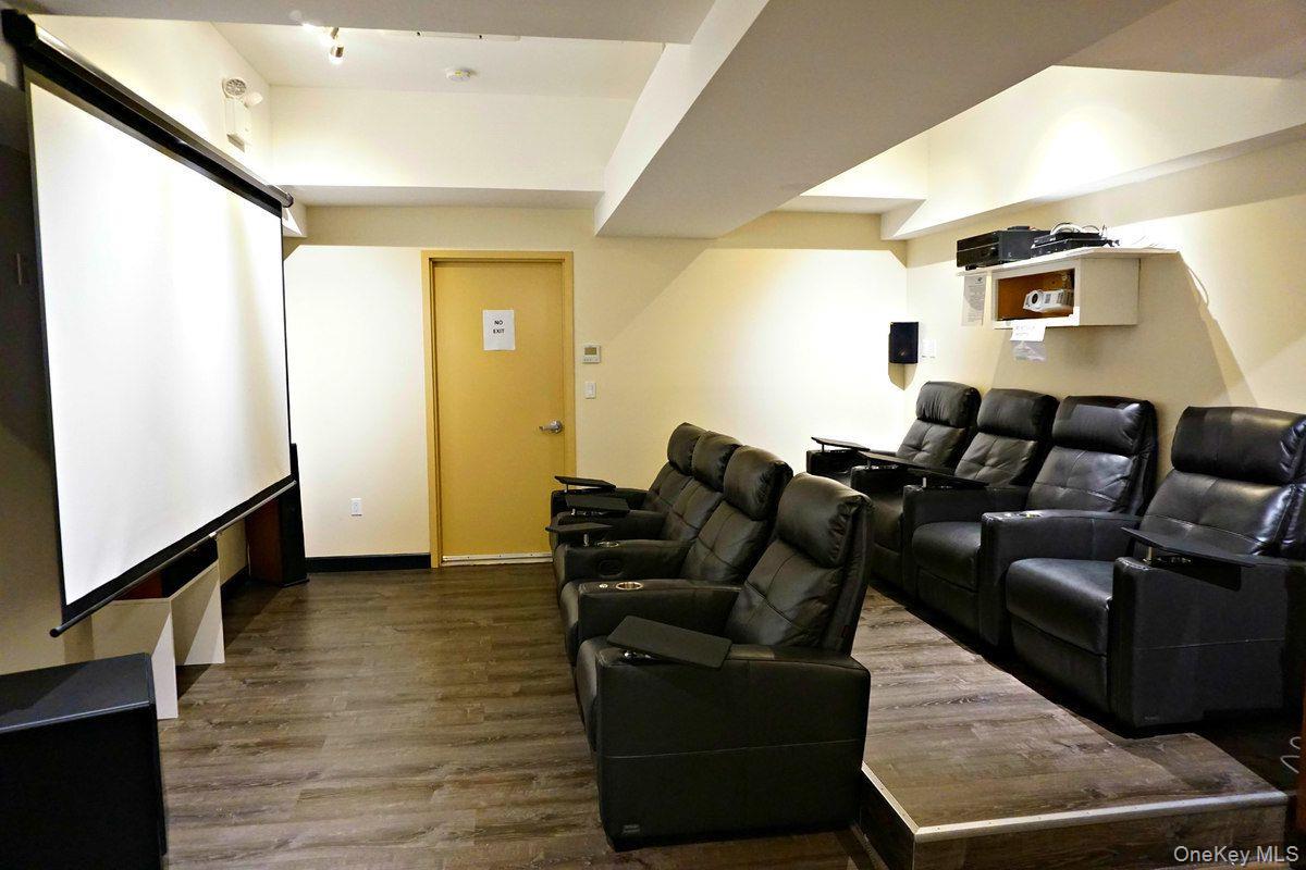 #14 photo, 118-17 Union Turnpike, কুইন্‌স Forest Hills , NY 11375