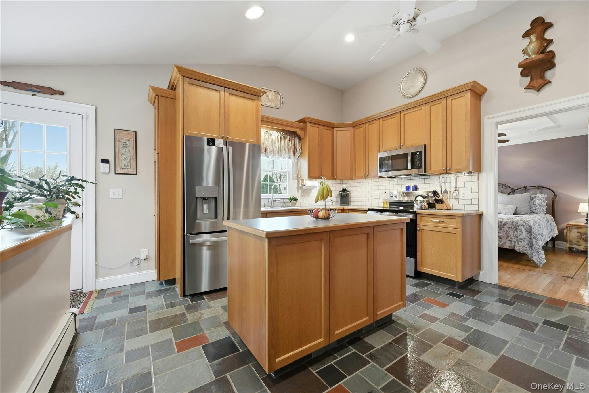 #12 photo, 136 Park Avenue, Deer Park , NY 11729