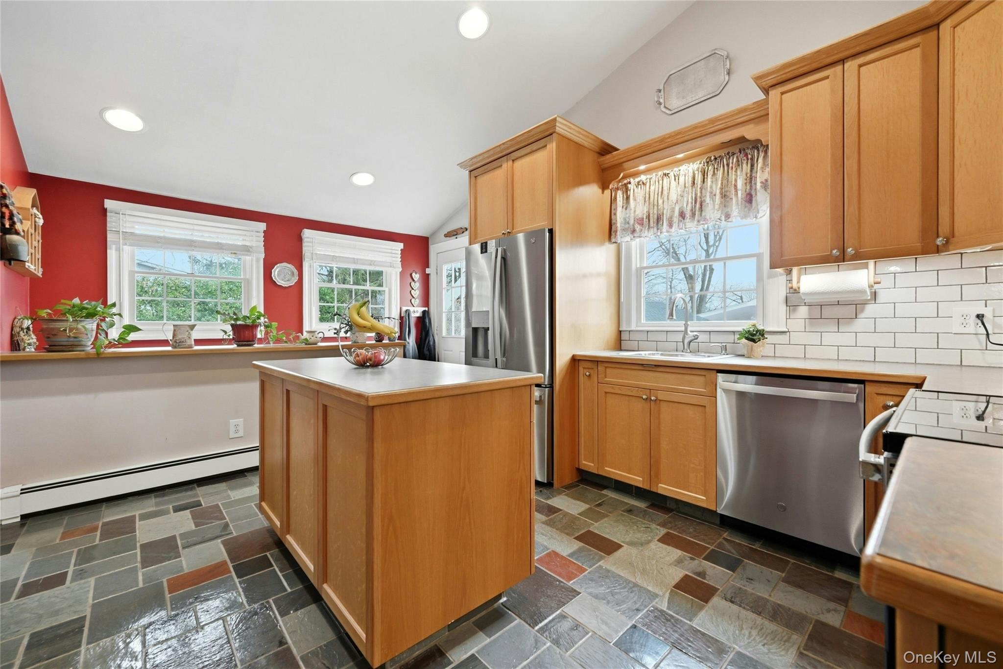 #13 photo, 136 Park Avenue, Deer Park , NY 11729