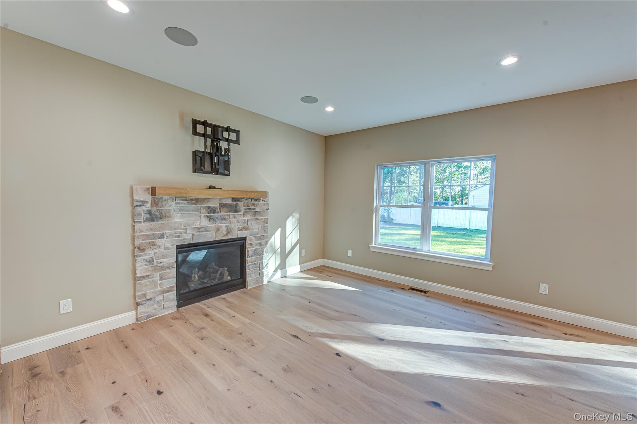 #3 photo, 457 Pond Path, সাফোক কাউন্টি East Setauket , NY 11733