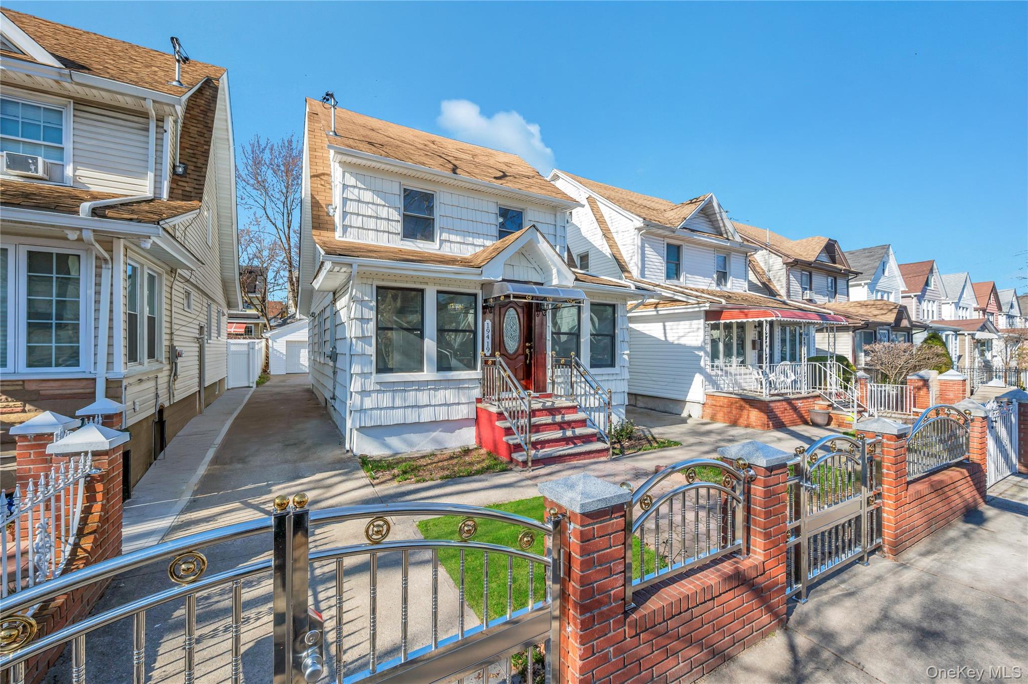 #1 photo, 194-19 115th Road, কুইন্‌স Saint Albans , NY 11412