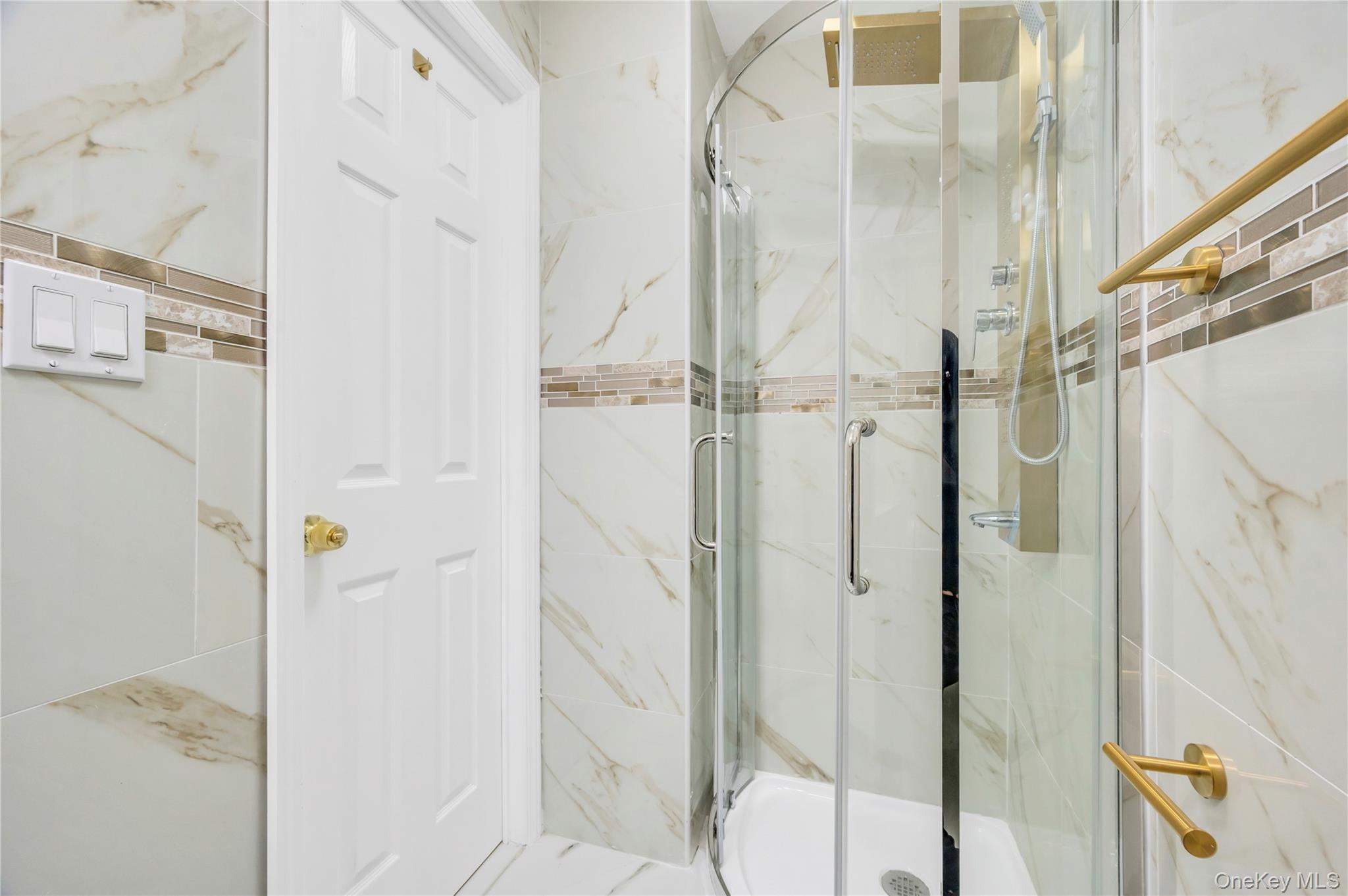 #16 photo, 194-19 115th Road, কুইন্‌স Saint Albans , NY 11412