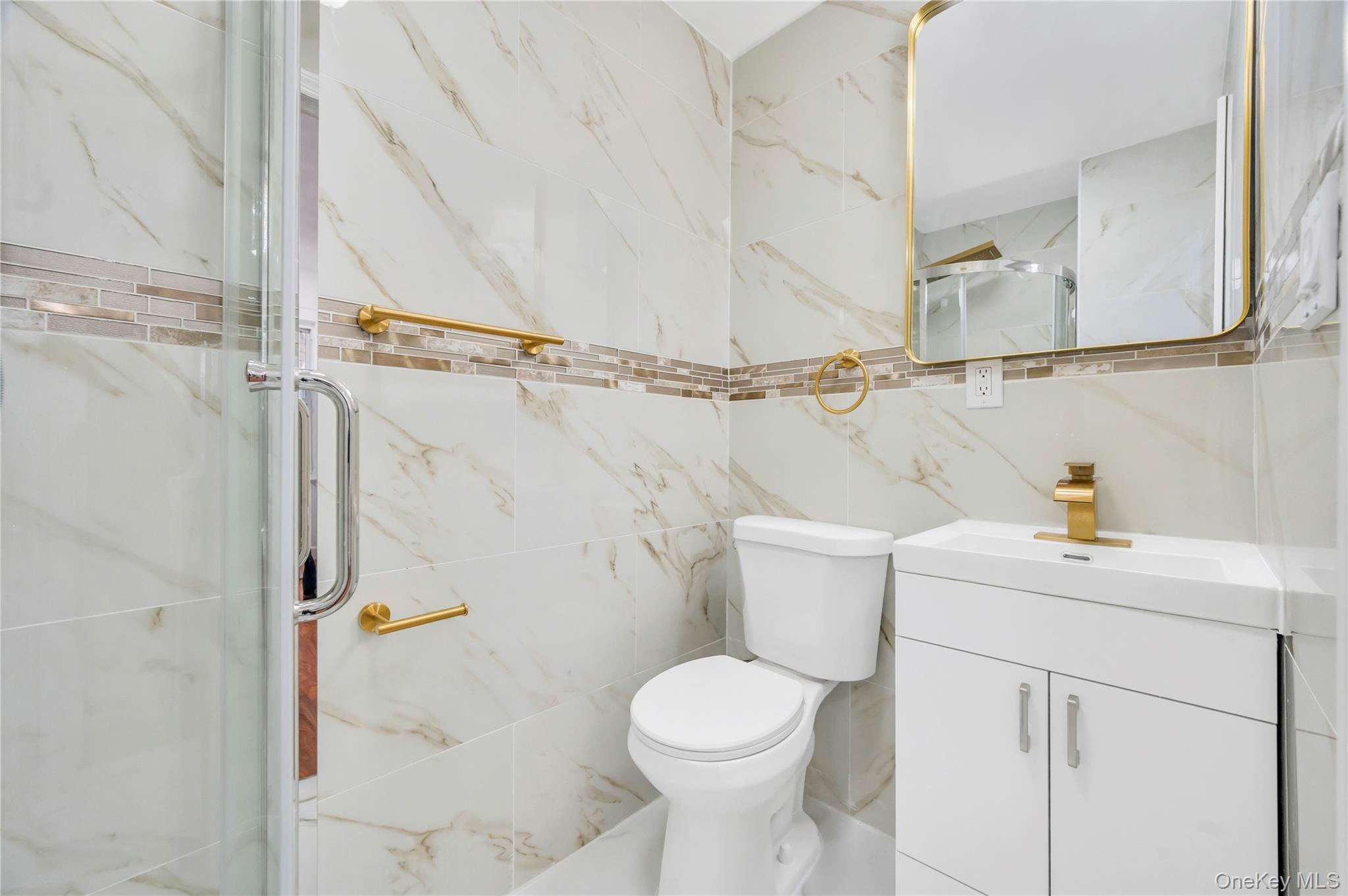 #17 photo, 194-19 115th Road, কুইন্‌স Saint Albans , NY 11412