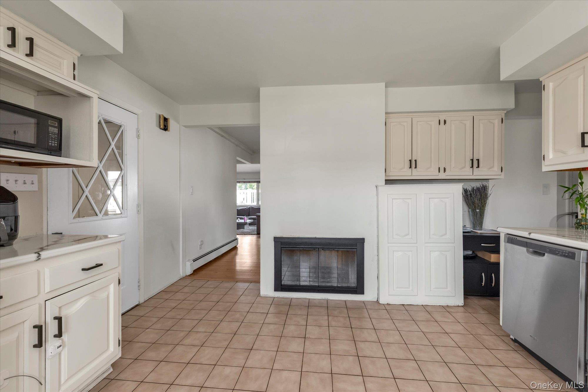 #10 photo, 32 Return Lane, নাসাউ কাউন্টি Levittown , NY 11756