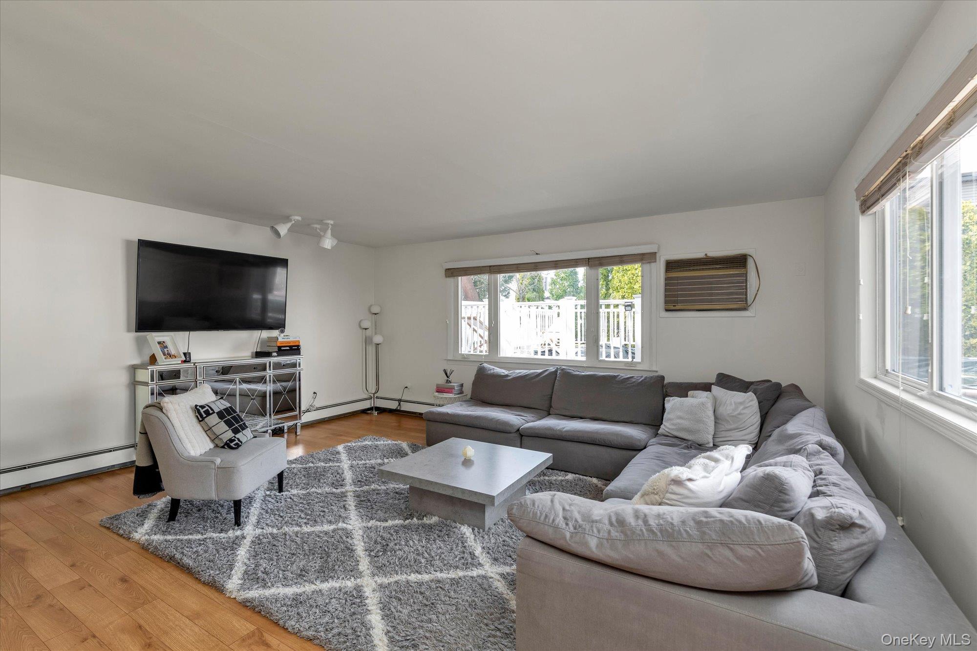 #4 photo, 32 Return Lane, নাসাউ কাউন্টি Levittown , NY 11756