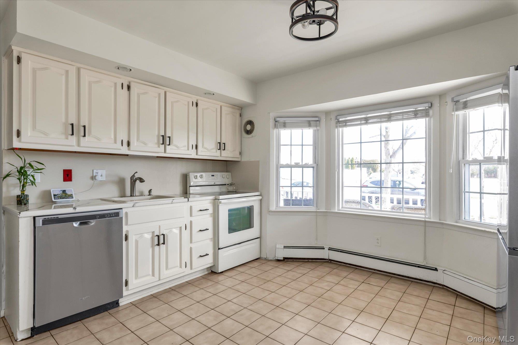 #8 photo, 32 Return Lane, নাসাউ কাউন্টি Levittown , NY 11756