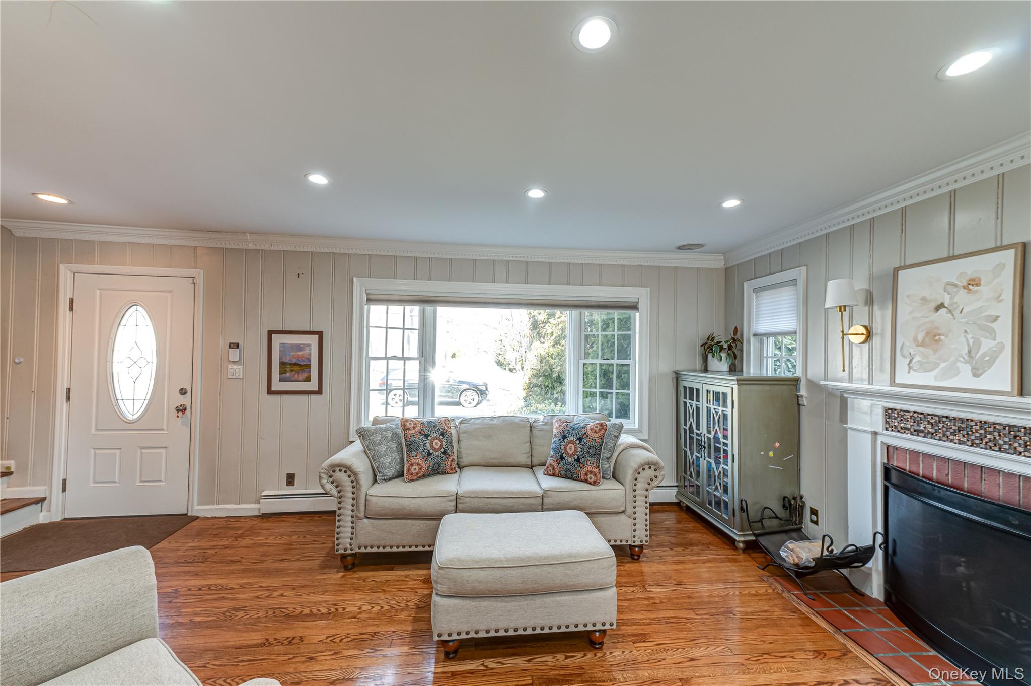 #4 photo, 28 Clifford Court, नासाउ काउंटी Malverne , NY 11565