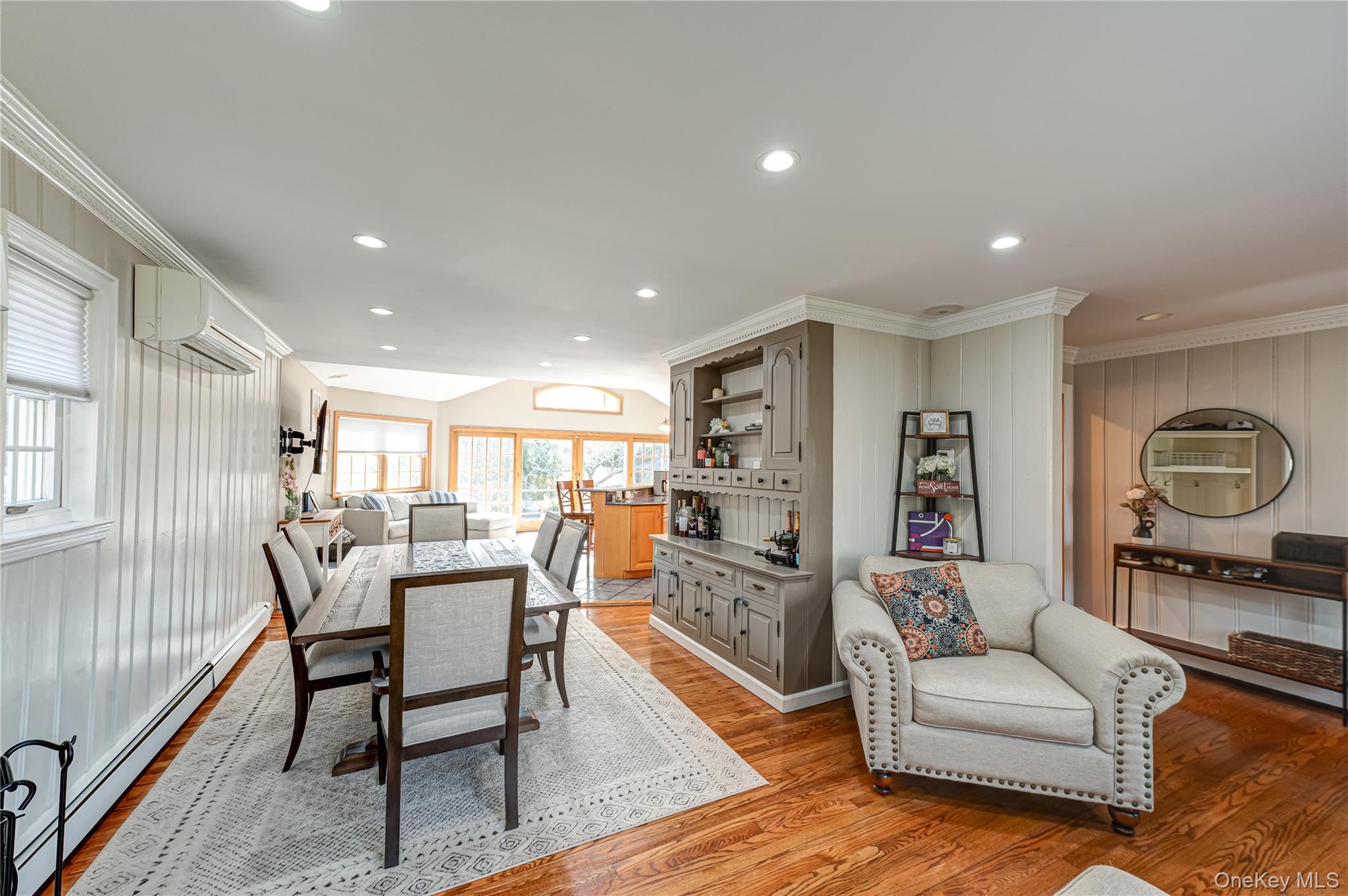 #6 photo, 28 Clifford Court, नासाउ काउंटी Malverne , NY 11565