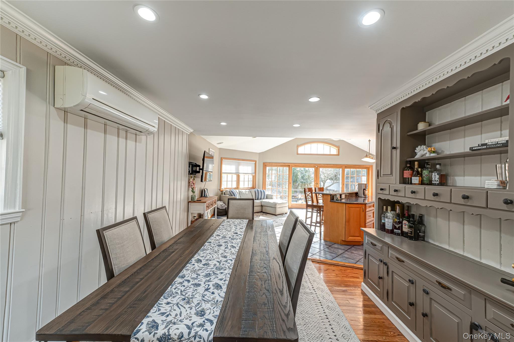 #7 photo, 28 Clifford Court, नासाउ काउंटी Malverne , NY 11565