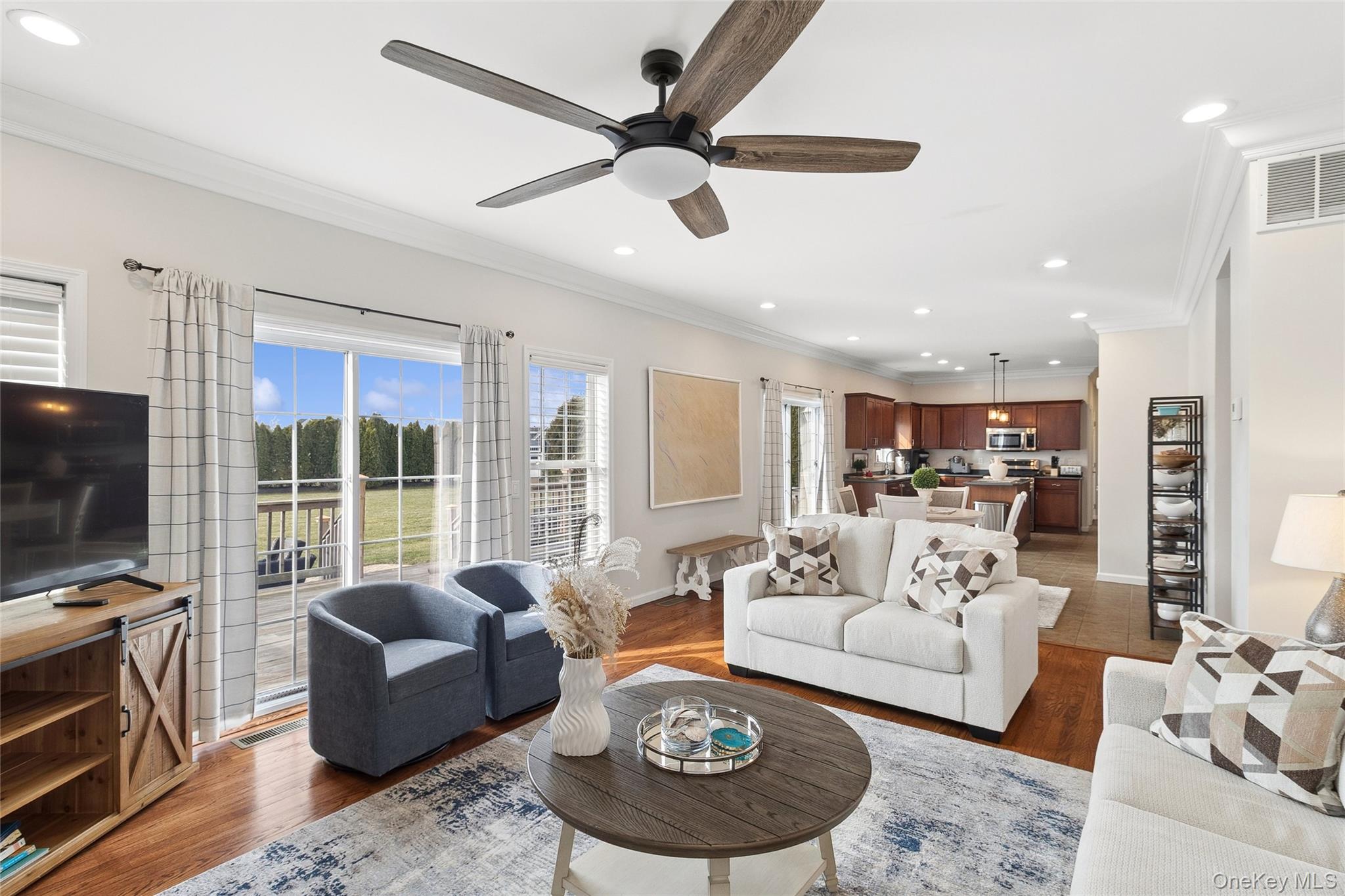 #17 photo, 3935 Sound Avenue, 롱 아일랜드 Riverhead , NY 11901