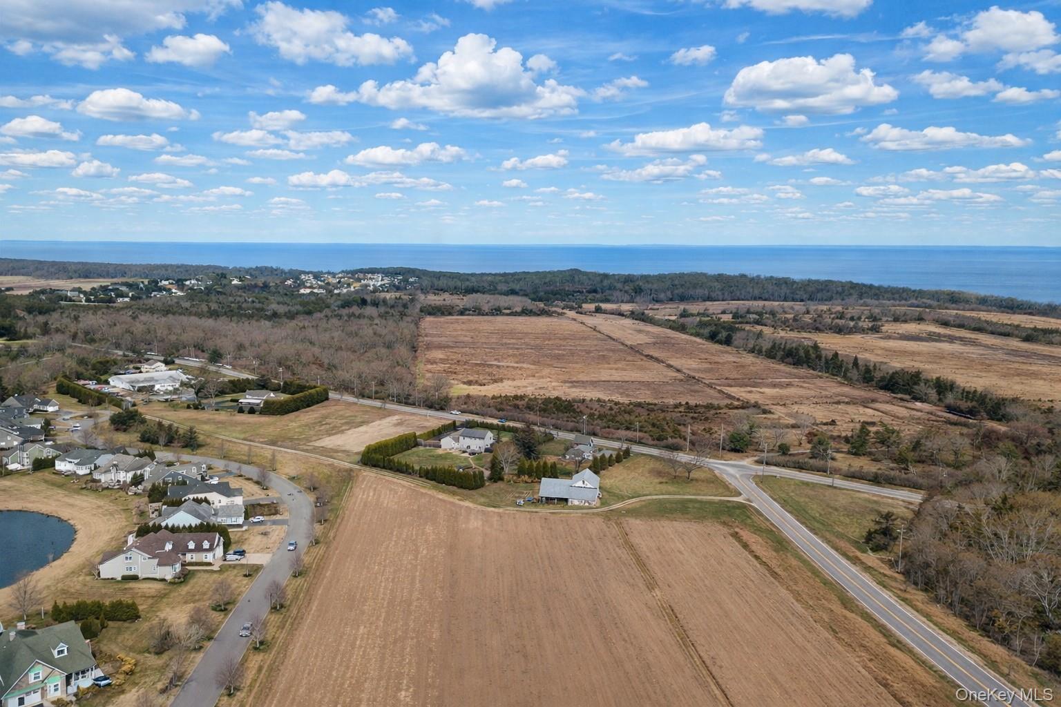 #8 photo, 3935 Sound Avenue, 롱 아일랜드 Riverhead , NY 11901