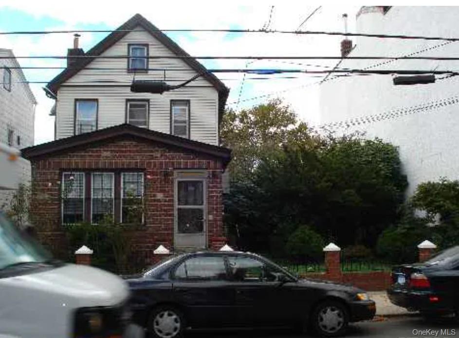 #1 photo, 37-54 99th Street, कोरोना Corona , NY 11368