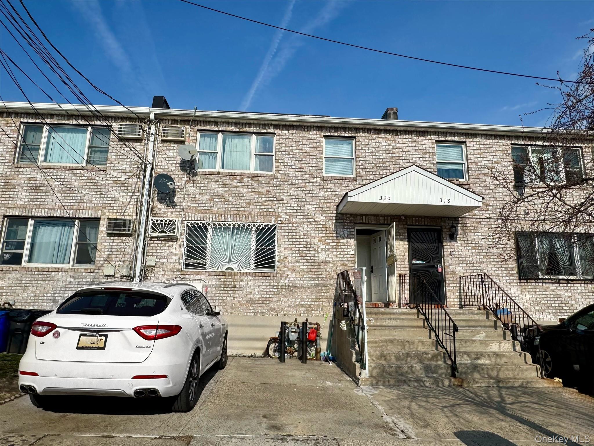 #7 photo, 320 Huntington Avenue, ব্রঙ্কস Bronx , NY 10465