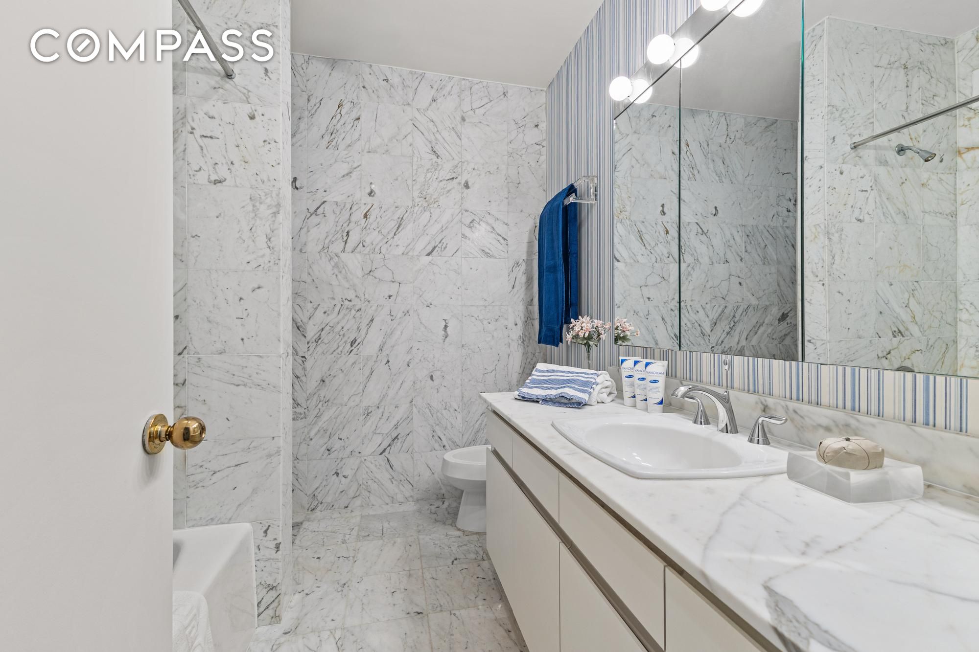 #13 photo, 167 E 61st Street, マンハッタン Lenox Hill , NY 10065