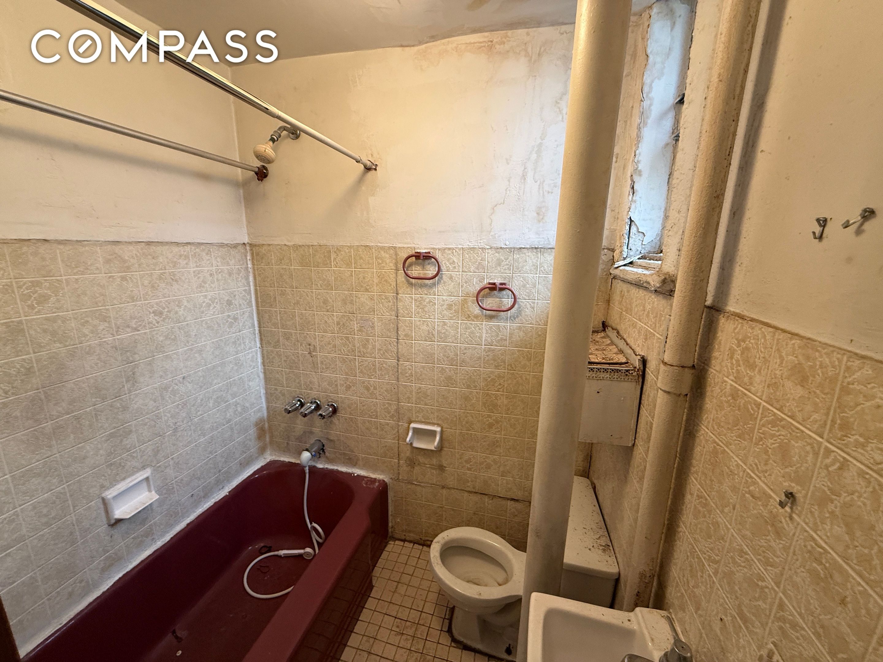 #4 photo, 320 W 47th Street, ম্যানহাটন Hell's Kitchen , NY 10036