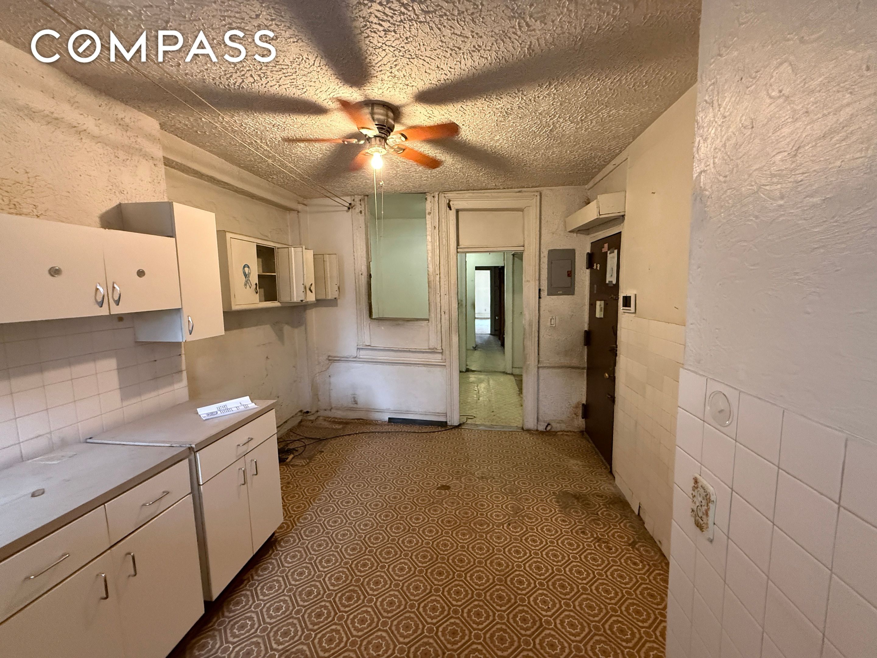 #5 photo, 320 W 47th Street, ম্যানহাটন Hell's Kitchen , NY 10036