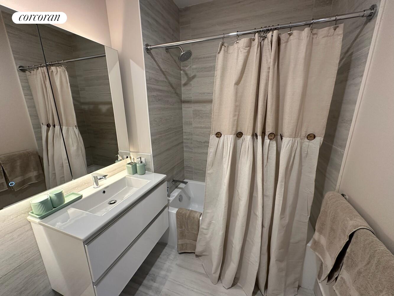 #8 photo, 25 WATER Street, मैनहटन Financial District , NY 10004