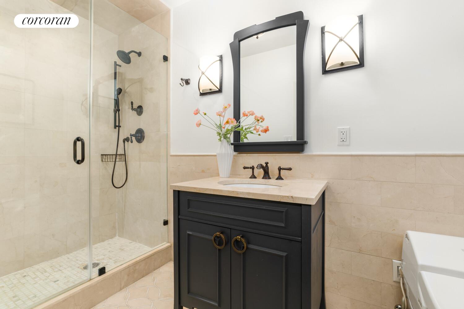 #15 photo, 1 W 67TH Street, 맨해튼 Lincoln Square , NY 10023