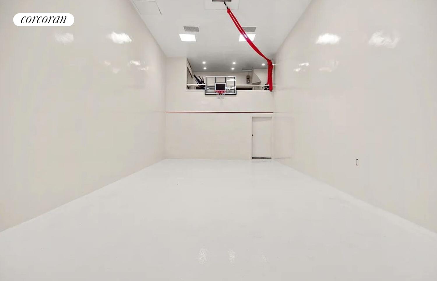 #19 photo, 1 W 67TH Street, 맨해튼 Lincoln Square , NY 10023