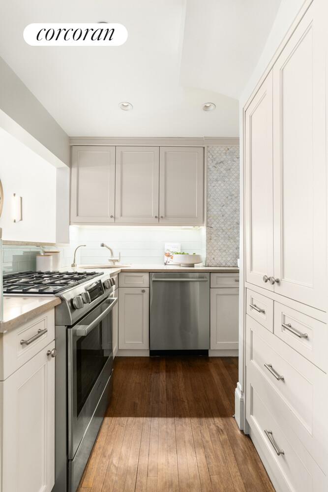 #6 photo, 1 W 67TH Street, 맨해튼 Lincoln Square , NY 10023