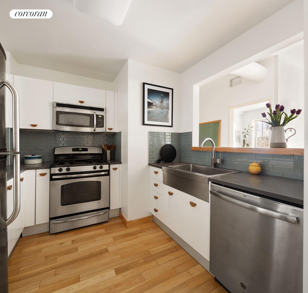 #3 photo, 794 HART Street, ব্রুকলিন Bushwick , NY 11237