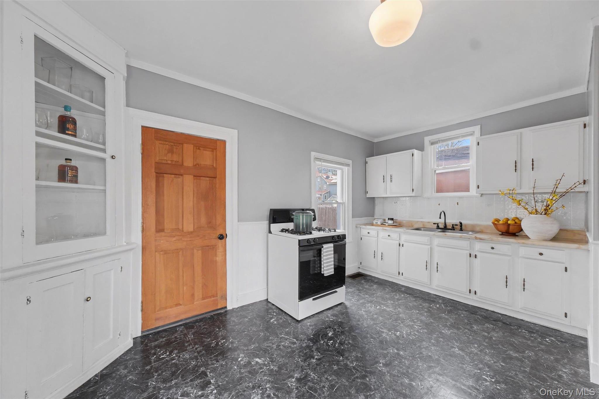 #15 photo, 18 Center Street, Beacon , NY 12508