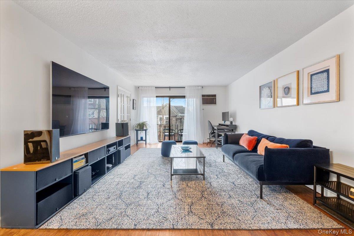 #1 photo, 555 Central Park Avenue, Scarsdale , NY 10583