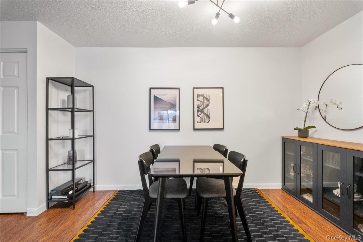 #4 photo, 555 Central Park Avenue, Scarsdale , NY 10583