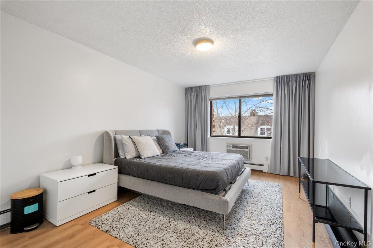 #9 photo, 555 Central Park Avenue, Scarsdale , NY 10583