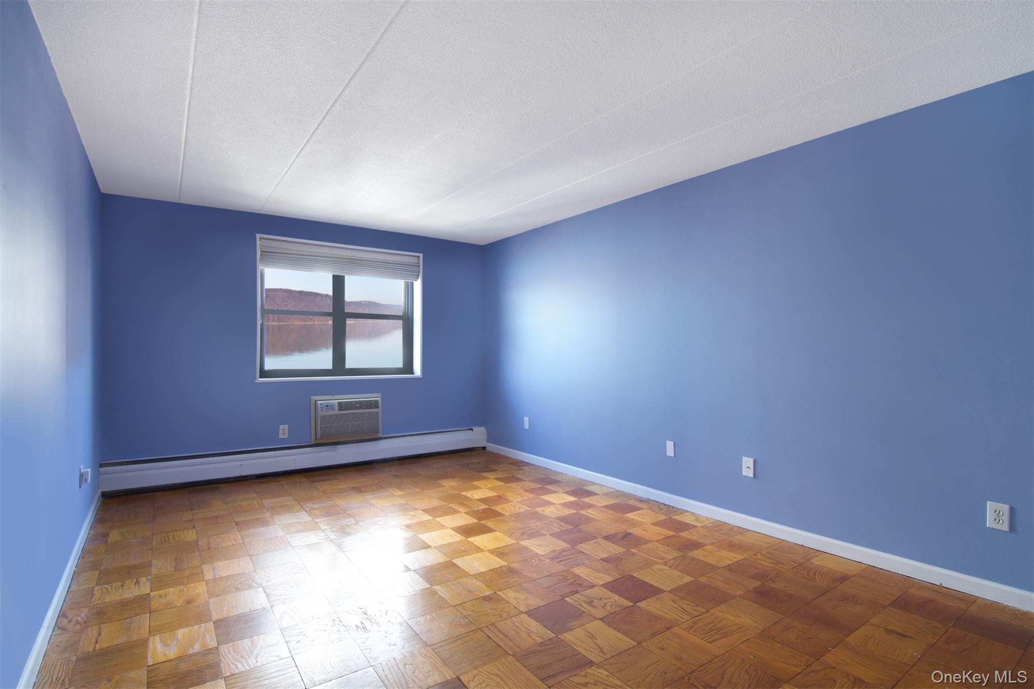 #11 photo, 1085 Warburton, Yonkers , NY 10701