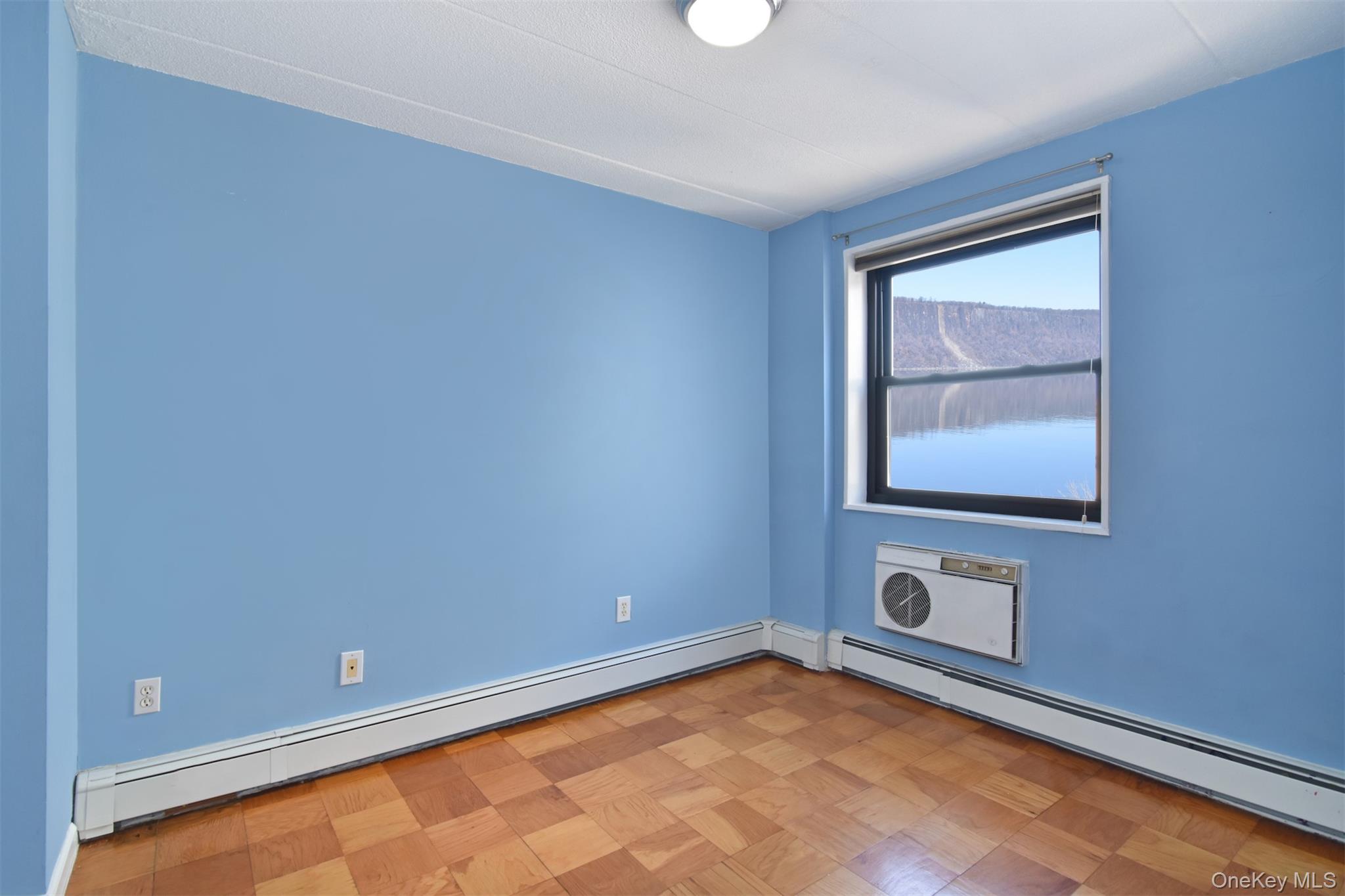 #14 photo, 1085 Warburton, Yonkers , NY 10701