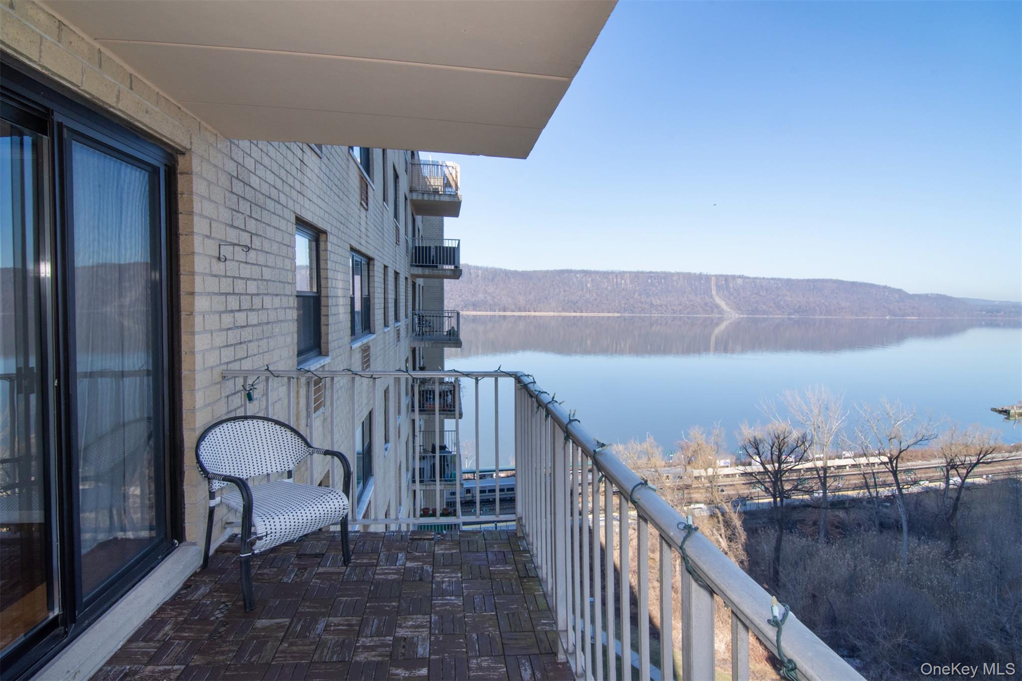 #16 photo, 1085 Warburton, Yonkers , NY 10701