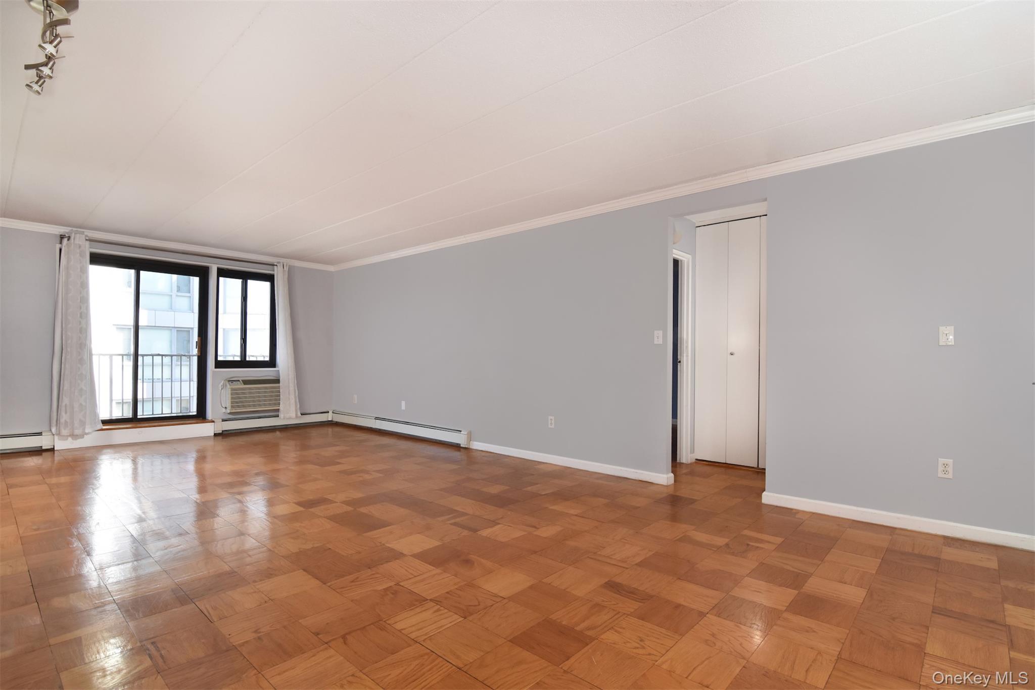 #2 photo, 1085 Warburton, Yonkers , NY 10701