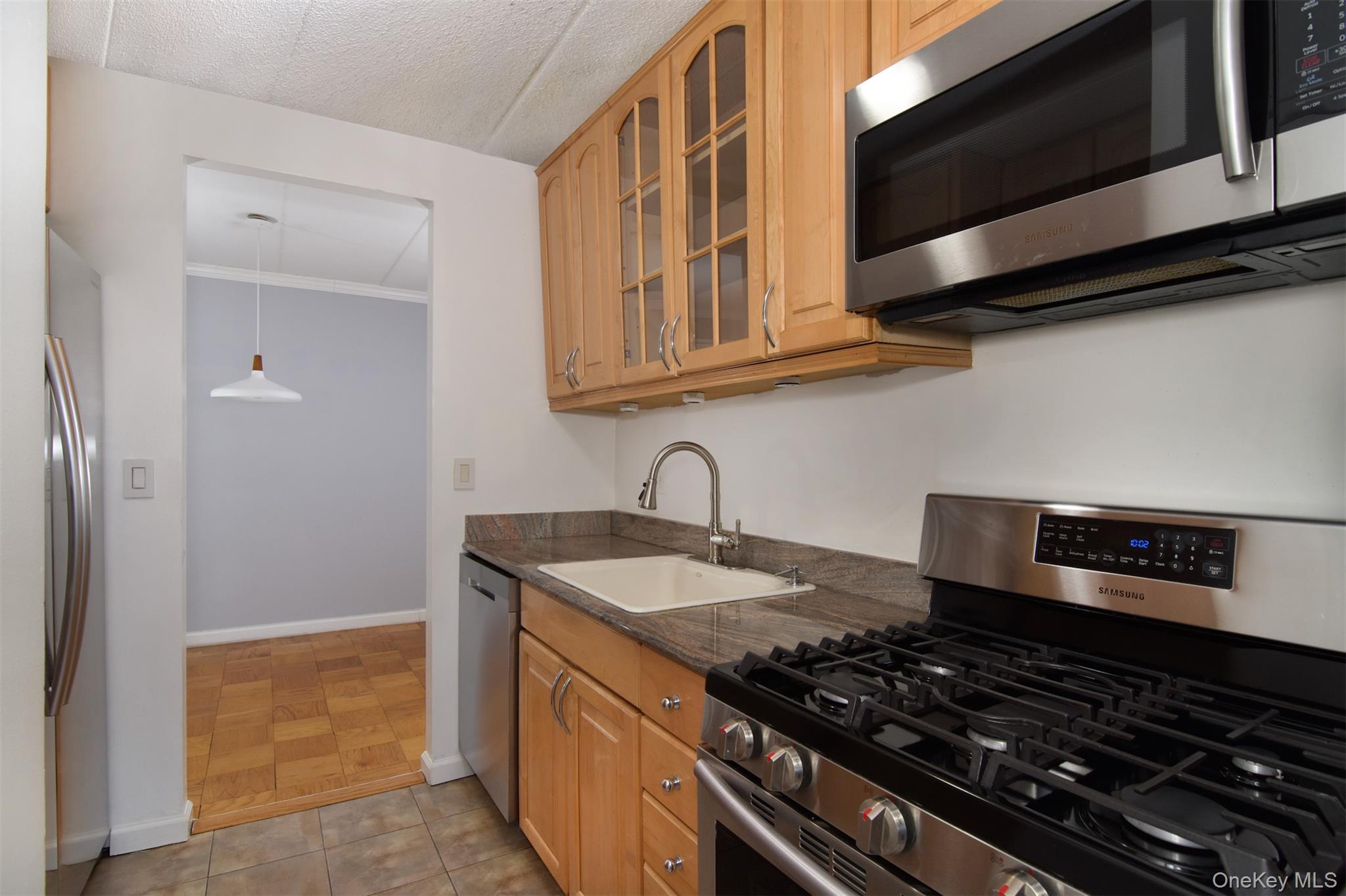 #7 photo, 1085 Warburton, Yonkers , NY 10701