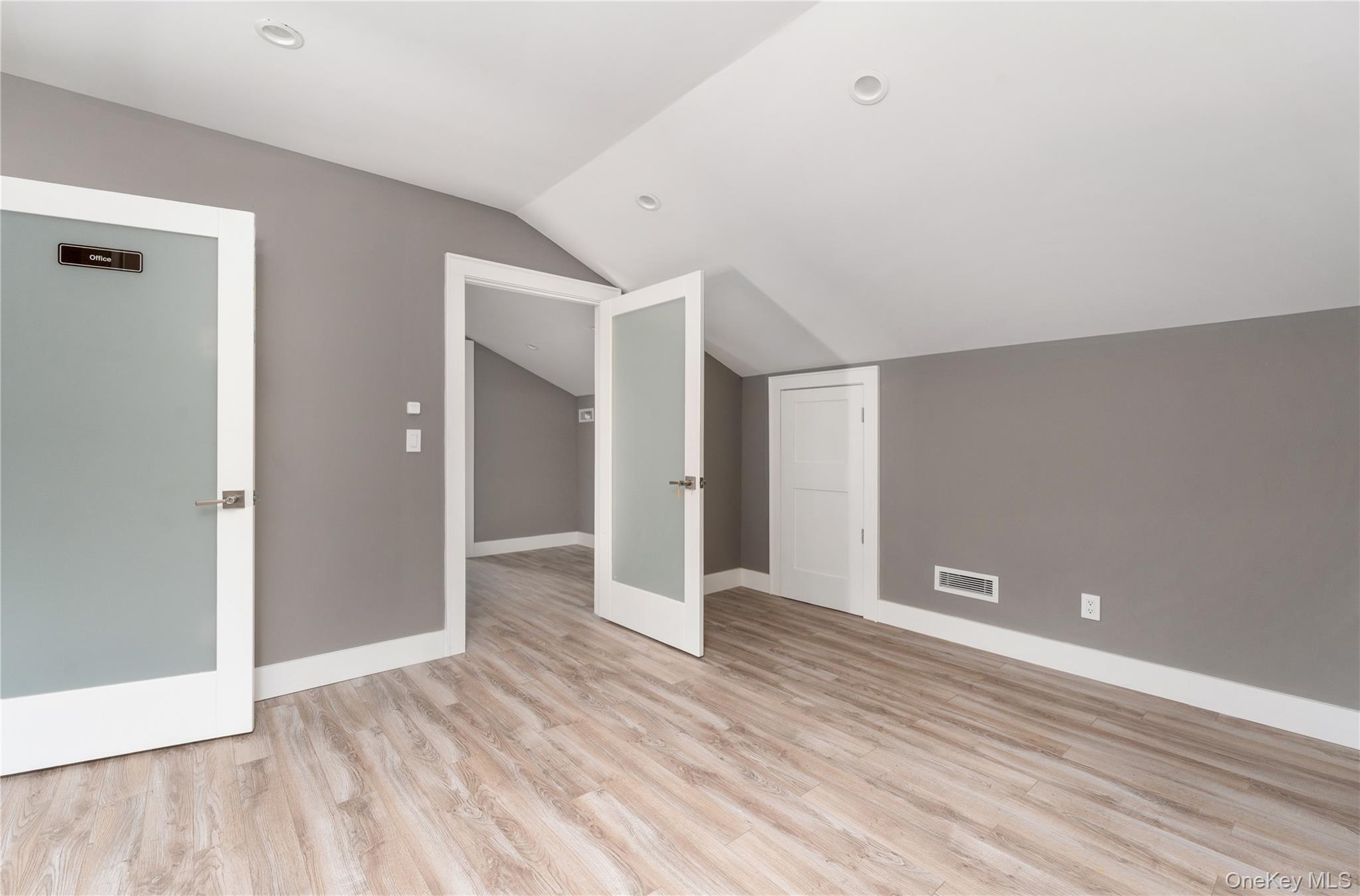 #13 photo, 1161 W Main Street, সাফোক কাউন্টি Riverhead , NY 11901