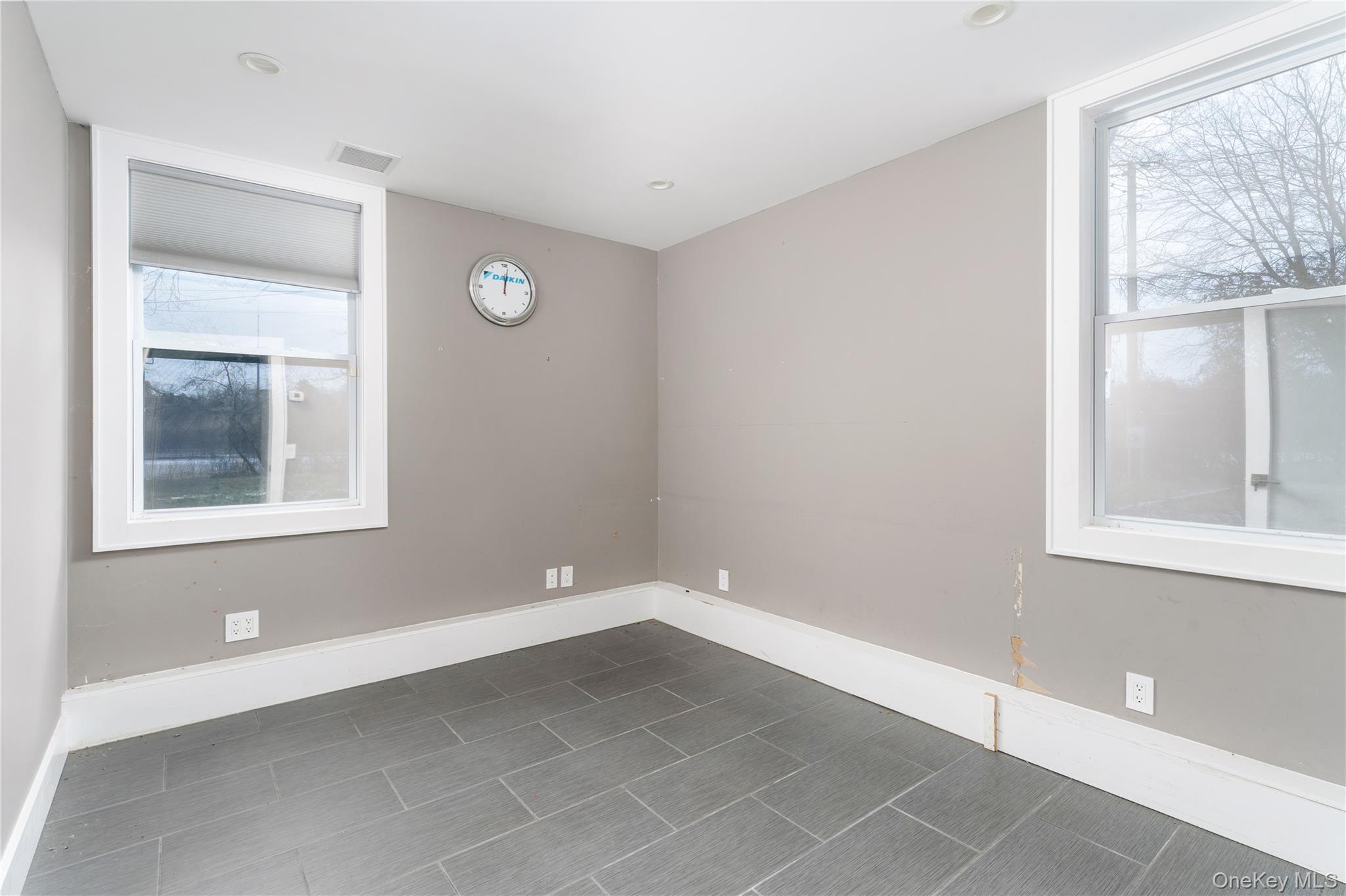 #5 photo, 1161 W Main Street, সাফোক কাউন্টি Riverhead , NY 11901