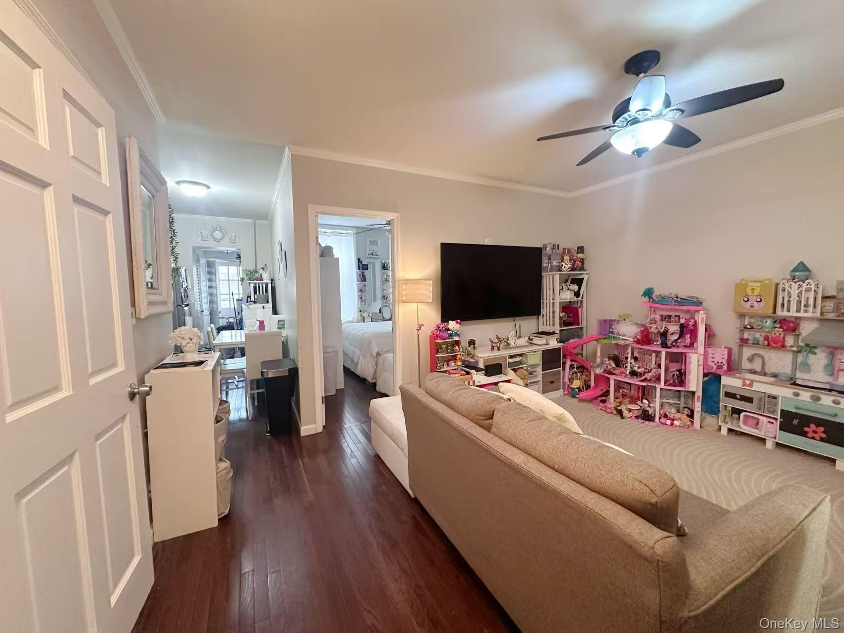 #2 photo, 74-25 64th Place, কুইন্‌স Ridgewood , NY 11385