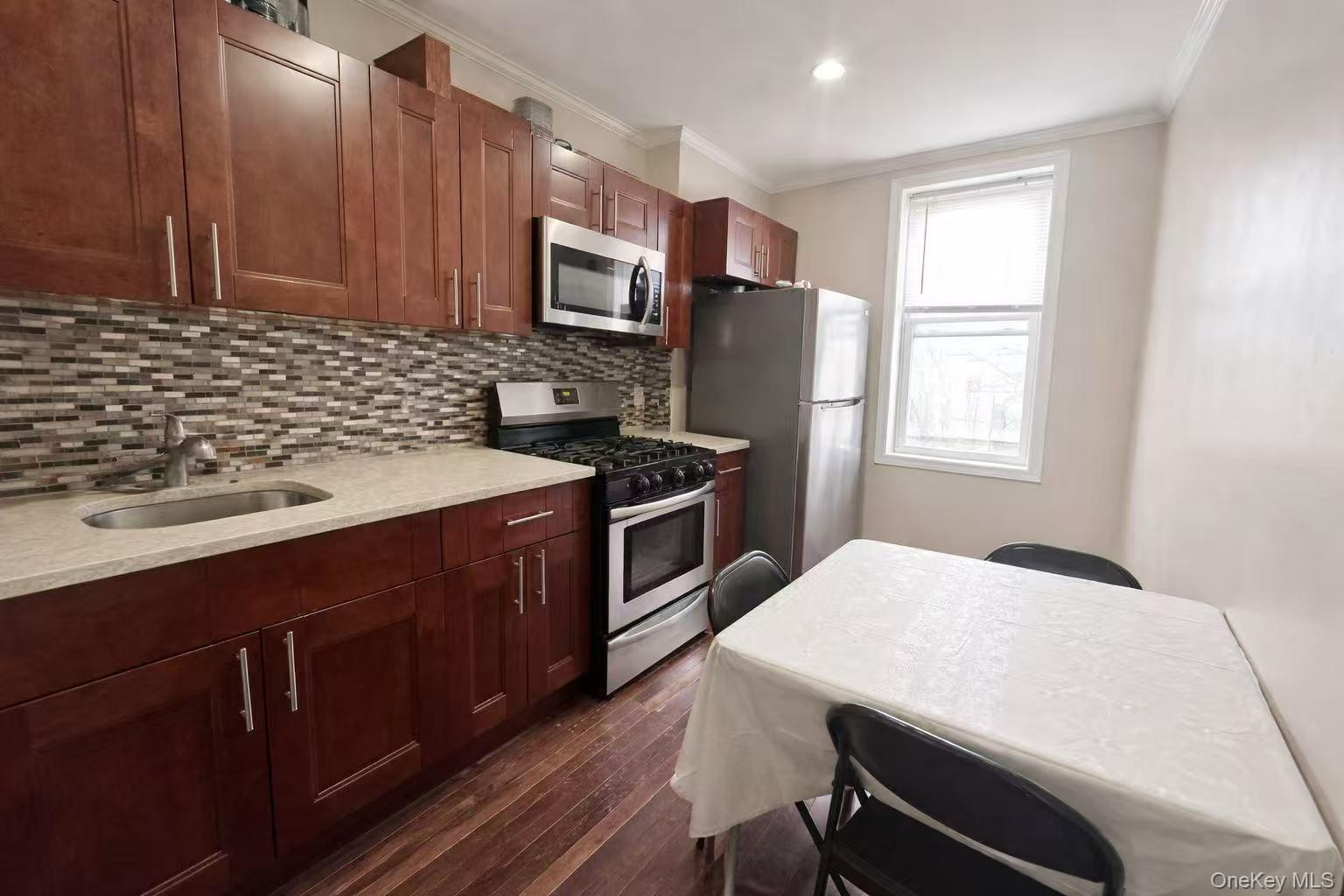 #5 photo, 74-25 64th Place, কুইন্‌স Ridgewood , NY 11385