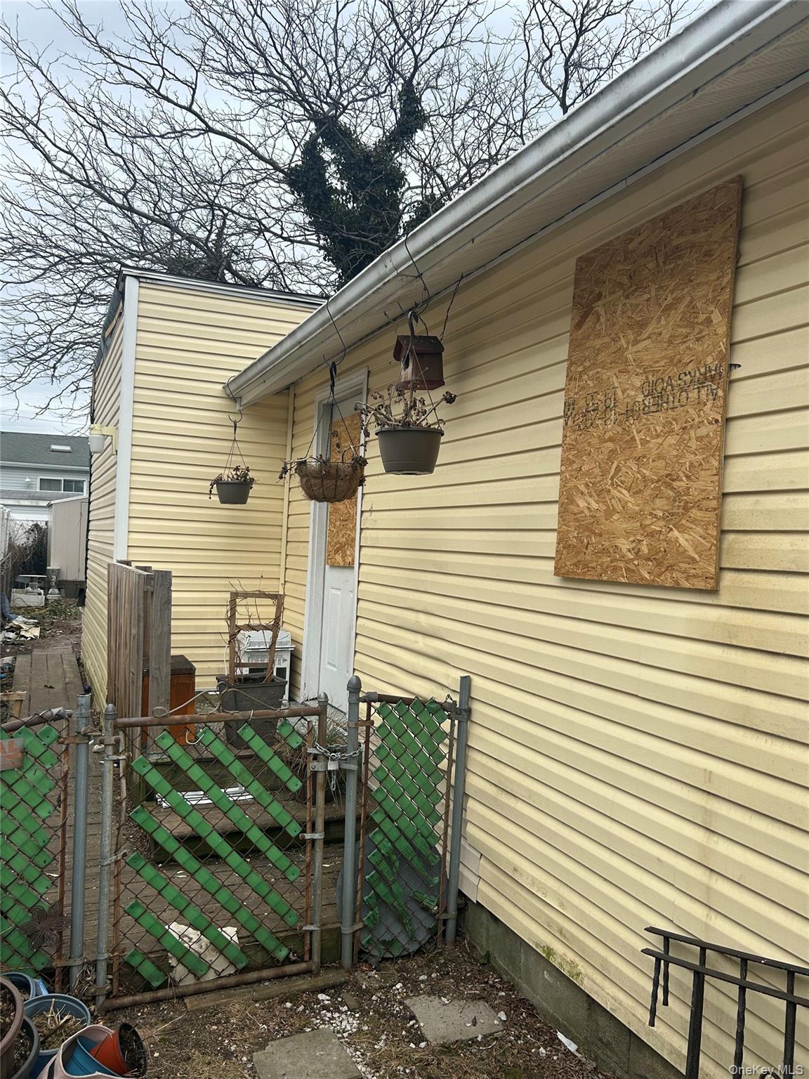 #4 photo, 878 S 5th Street, সাফোক কাউন্টি Lindenhurst , NY 11757