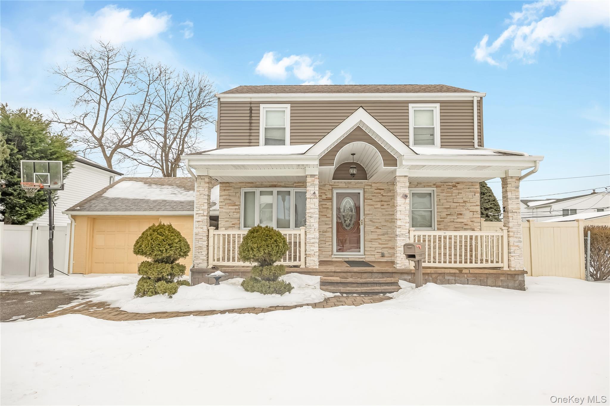 #1 photo, 2288 Jefferson Street, নাসাউ কাউন্টি East Meadow , NY 11554