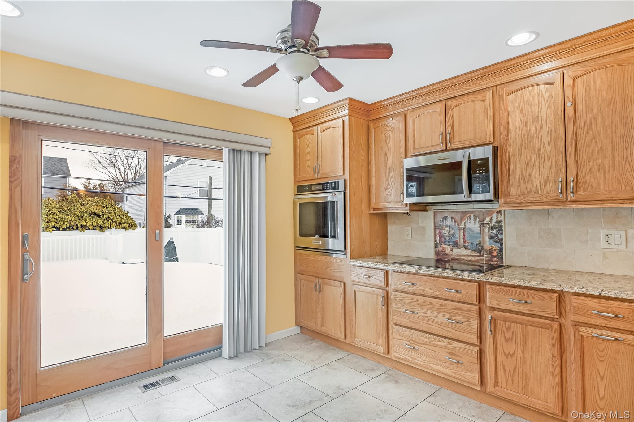 #12 photo, 2288 Jefferson Street, নাসাউ কাউন্টি East Meadow , NY 11554