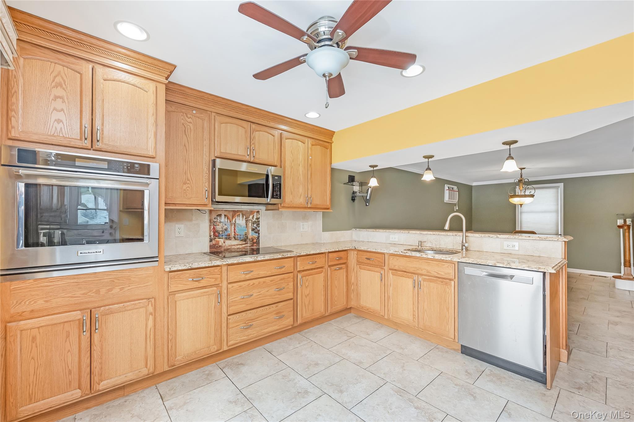 #13 photo, 2288 Jefferson Street, নাসাউ কাউন্টি East Meadow , NY 11554