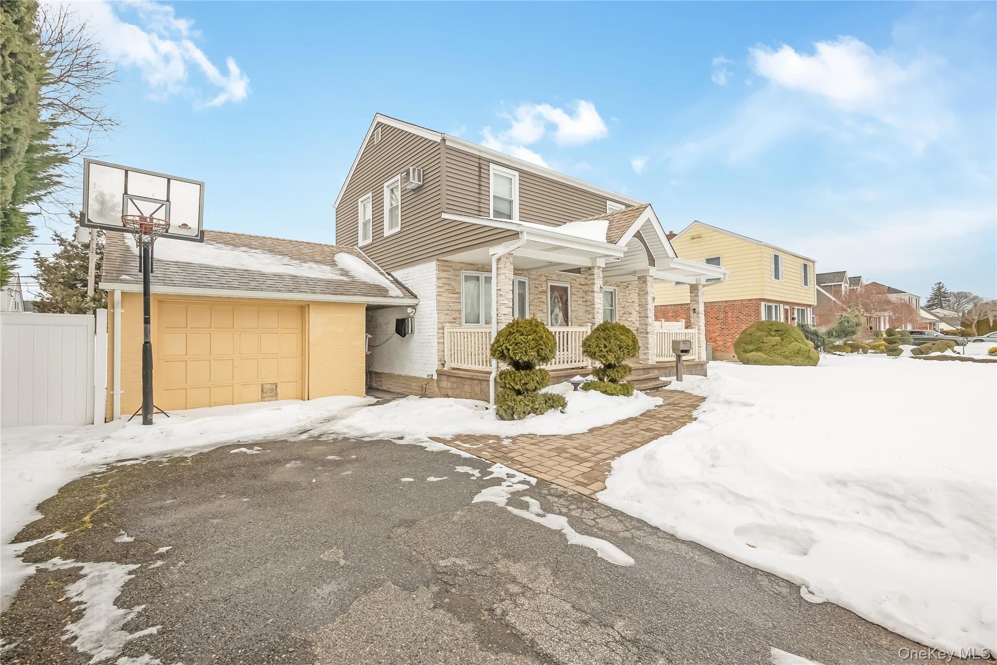 #2 photo, 2288 Jefferson Street, নাসাউ কাউন্টি East Meadow , NY 11554