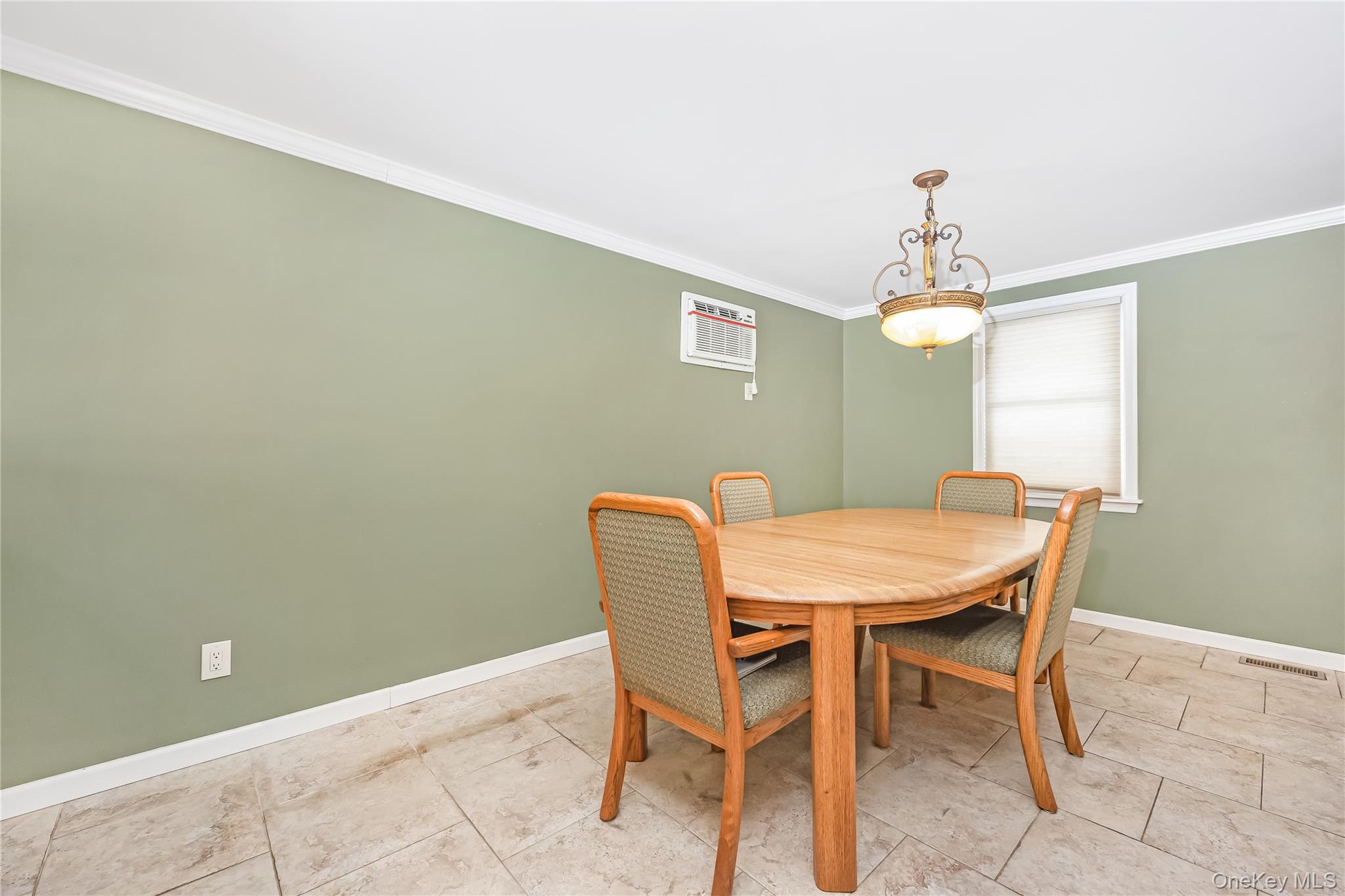 #9 photo, 2288 Jefferson Street, নাসাউ কাউন্টি East Meadow , NY 11554