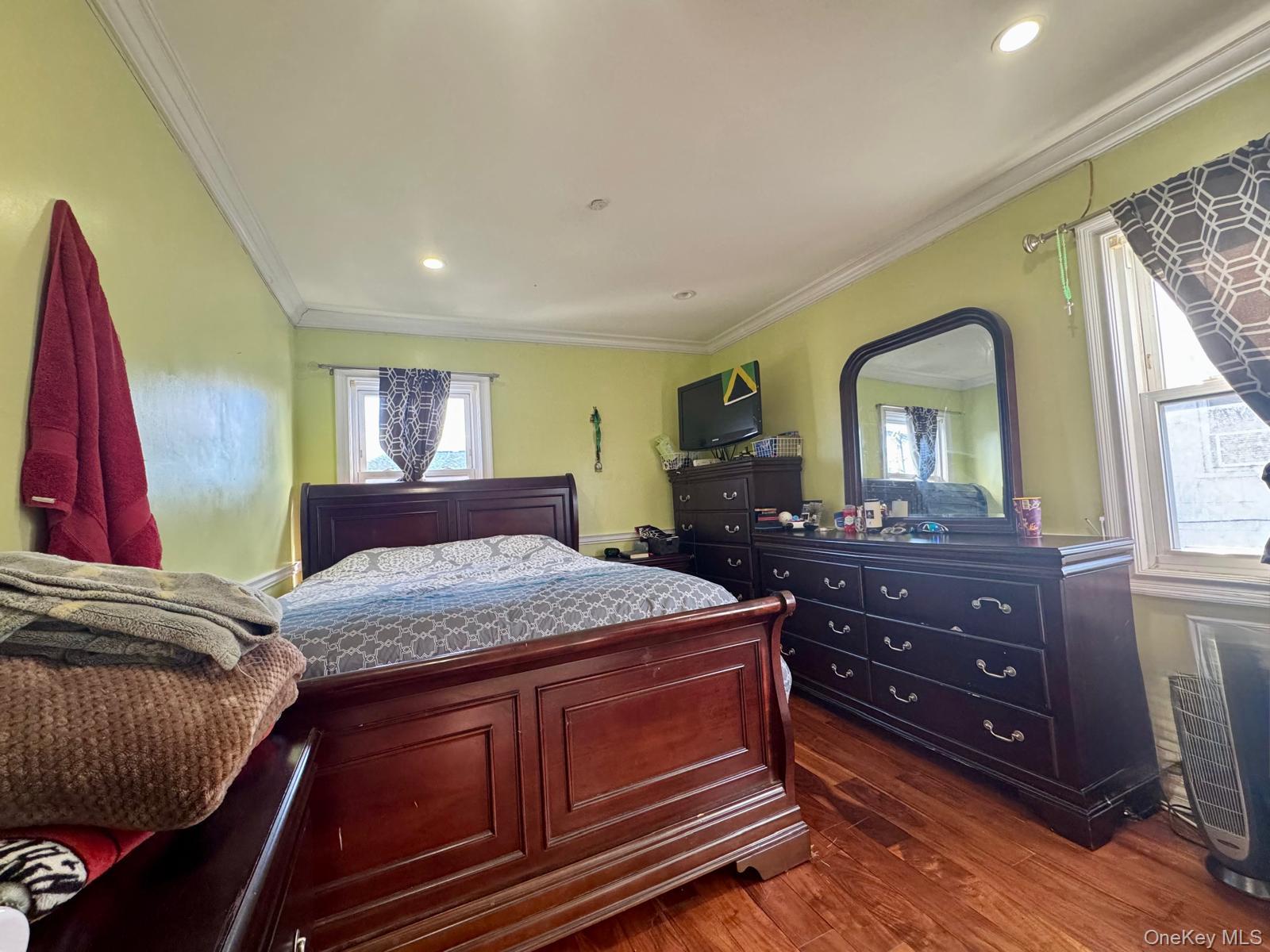 #10 photo, 199-18 Cross Island Parkway, কুইন্‌স Whitestone , NY 11357