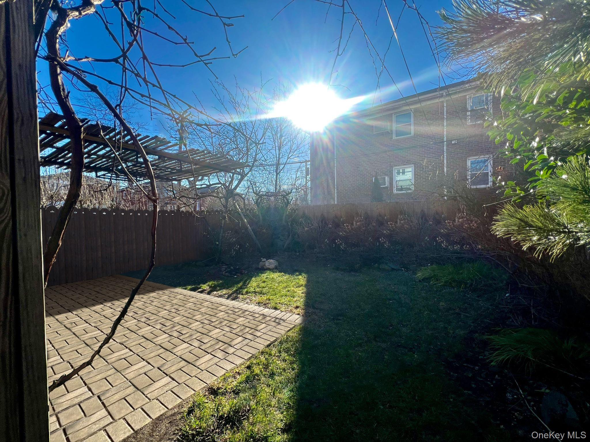 #18 photo, 199-18 Cross Island Parkway, কুইন্‌স Whitestone , NY 11357