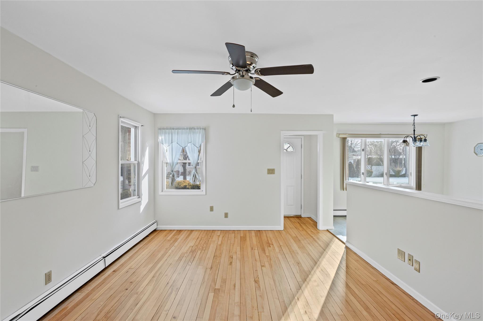 #3 photo, 39 Stewart Street, নাসাউ কাউন্টি Floral Park , NY 11001