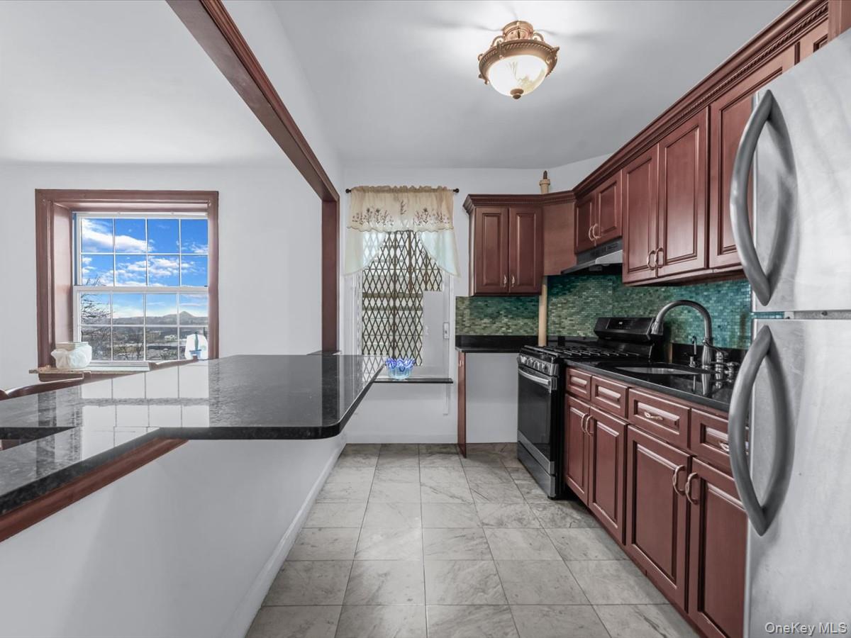 #2 photo, 56-07 31st, কুইন্‌স Woodside , NY 11377