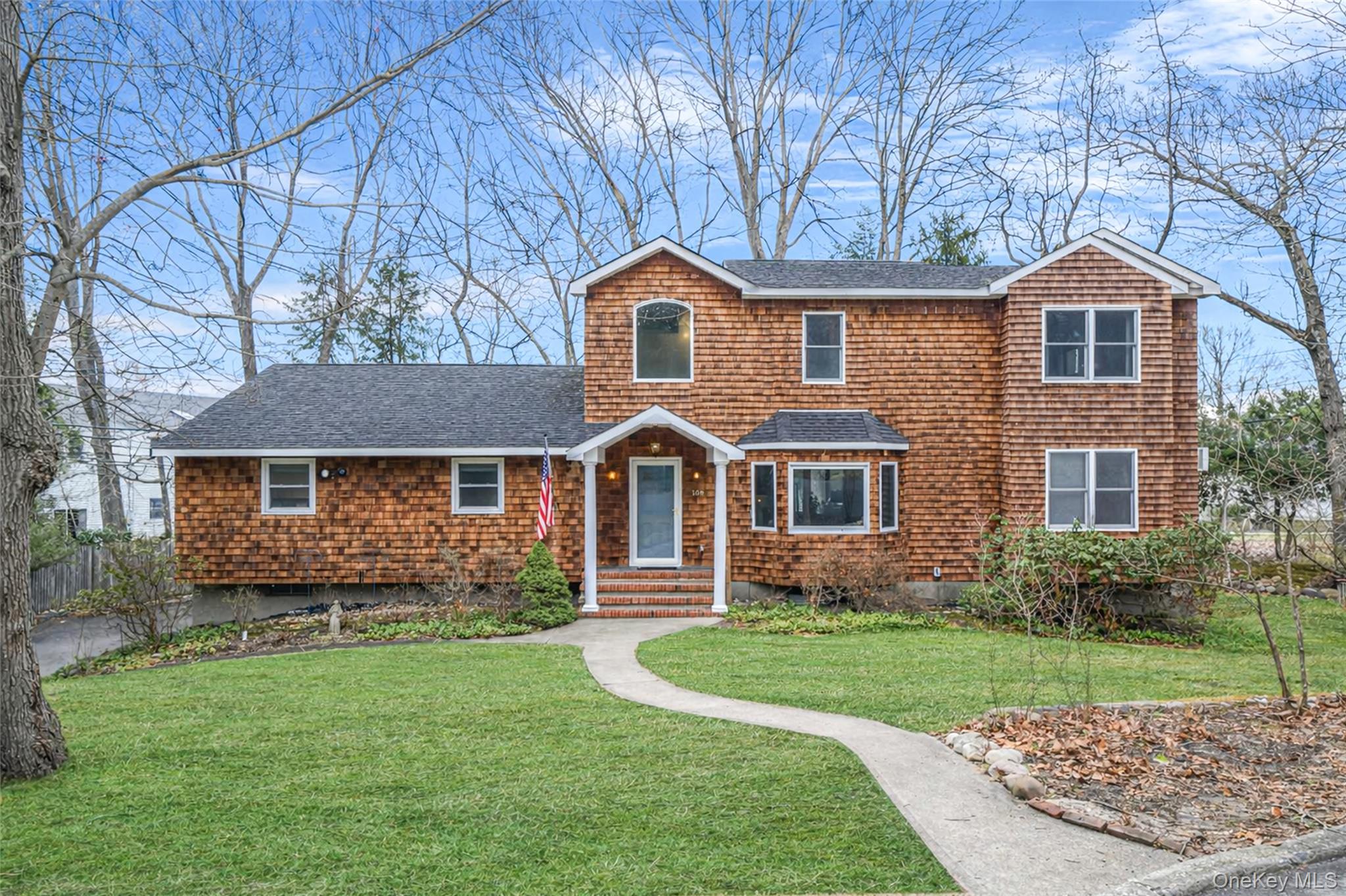 #1 photo, 108 Dogwood Road, Саффолк ‖ Port Jefferson , NY 11777