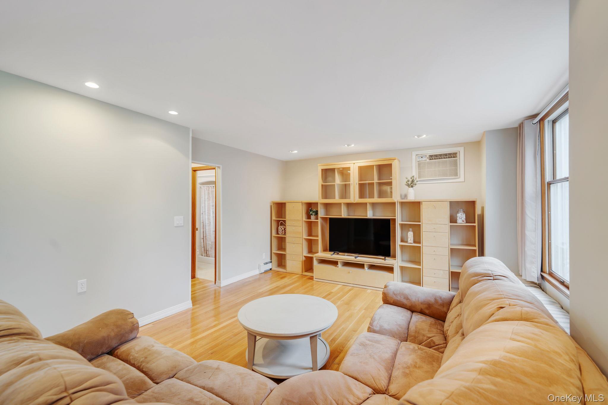 #15 photo, 108 Dogwood Road, Саффолк ‖ Port Jefferson , NY 11777